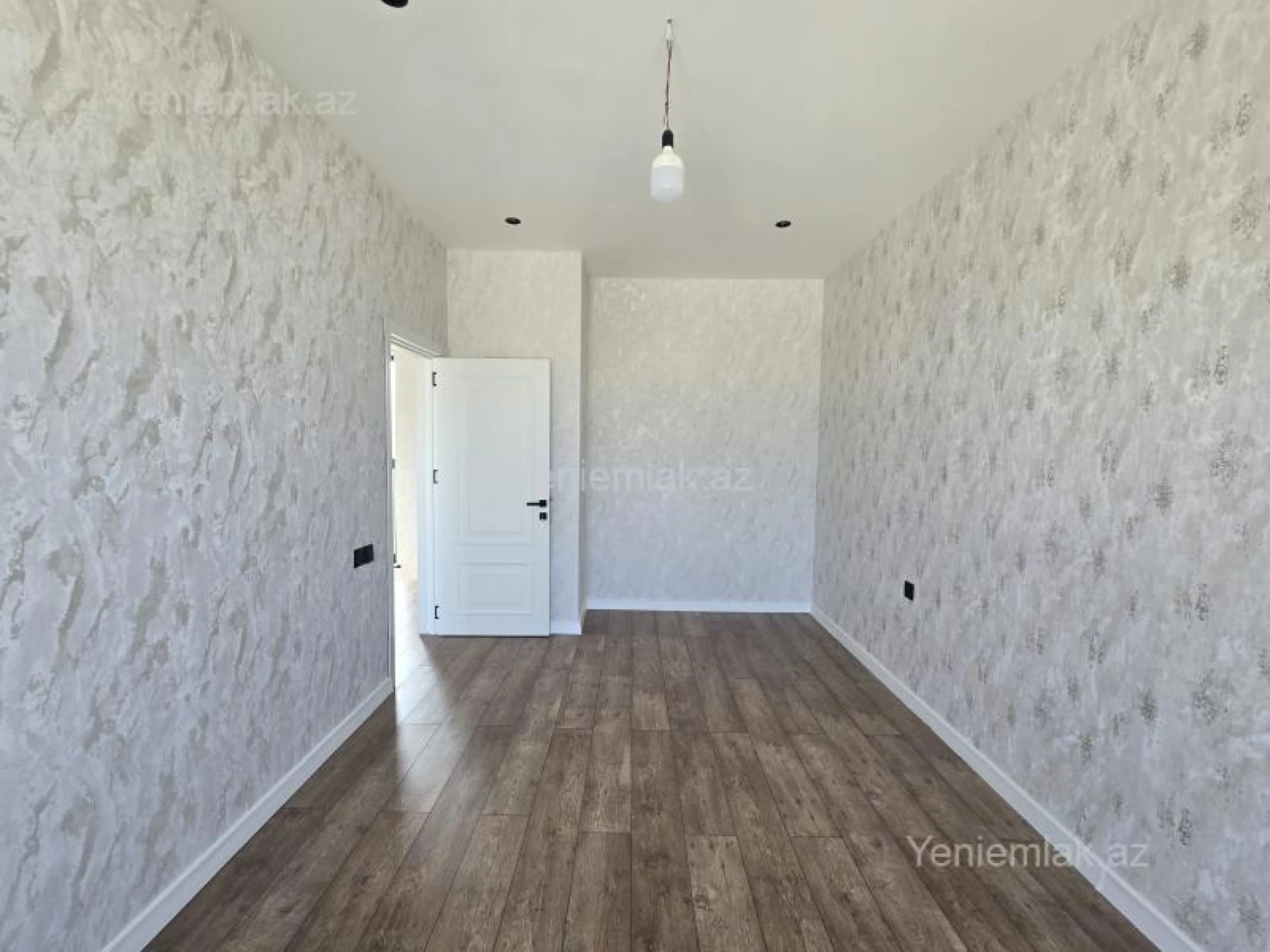 Satılır 4 otaqlı həyət evi 200 m²