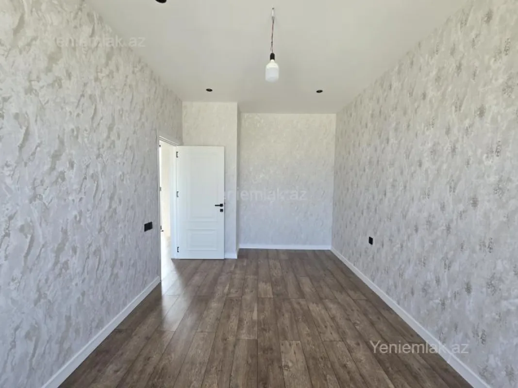 Satılır 4 otaqlı həyət evi 200 m²