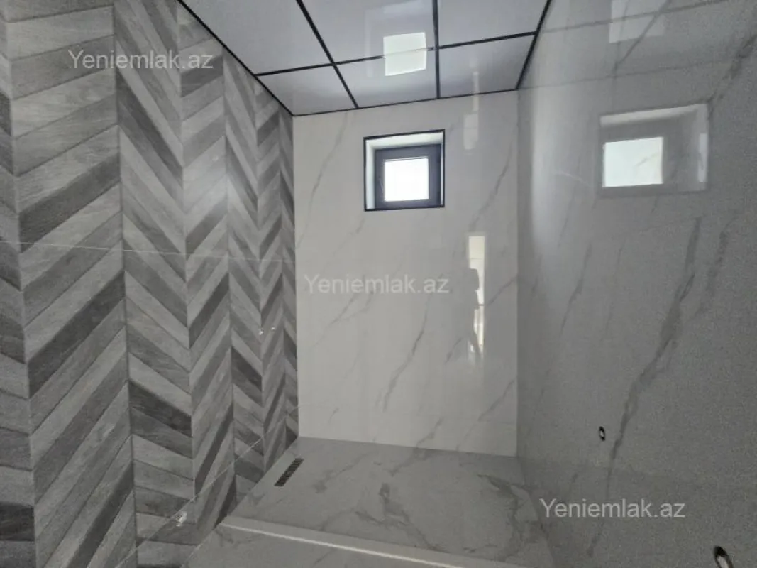 Satılır 4 otaqlı həyət evi 200 m²