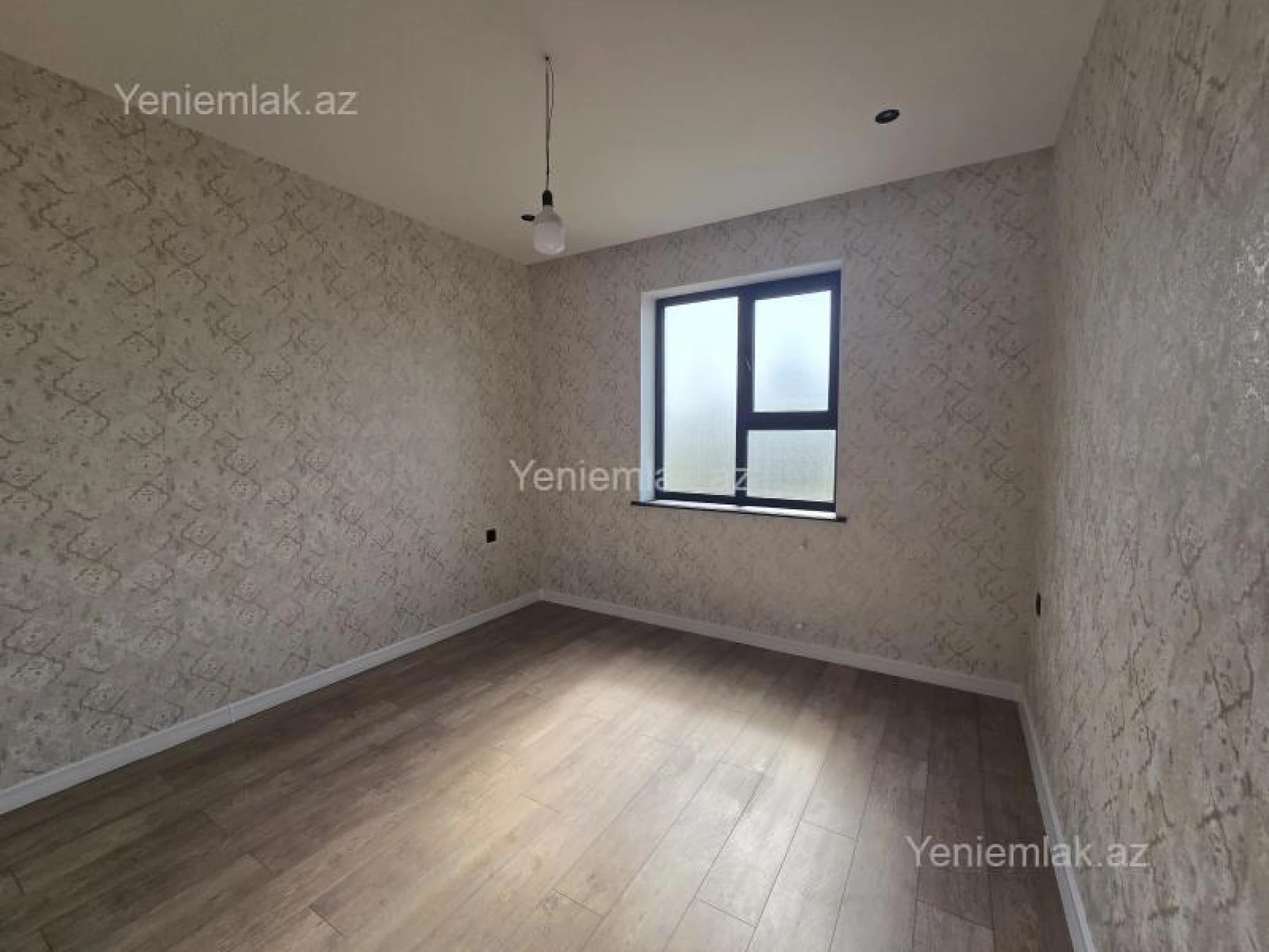 Satılır 4 otaqlı həyət evi 200 m²