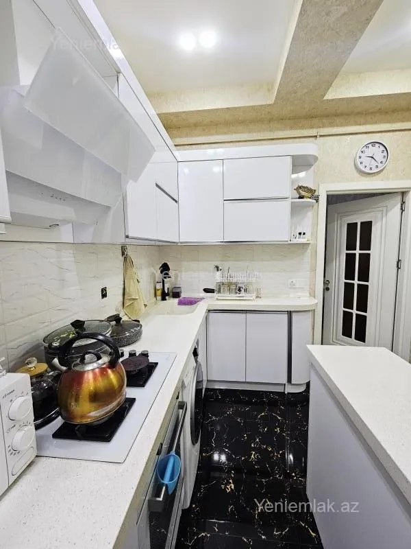 Satılır 3 otaqlı yeni tikili 65 m²