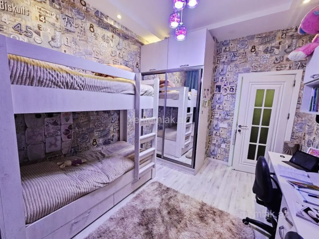 Satılır 3 otaqlı yeni tikili 65 m²