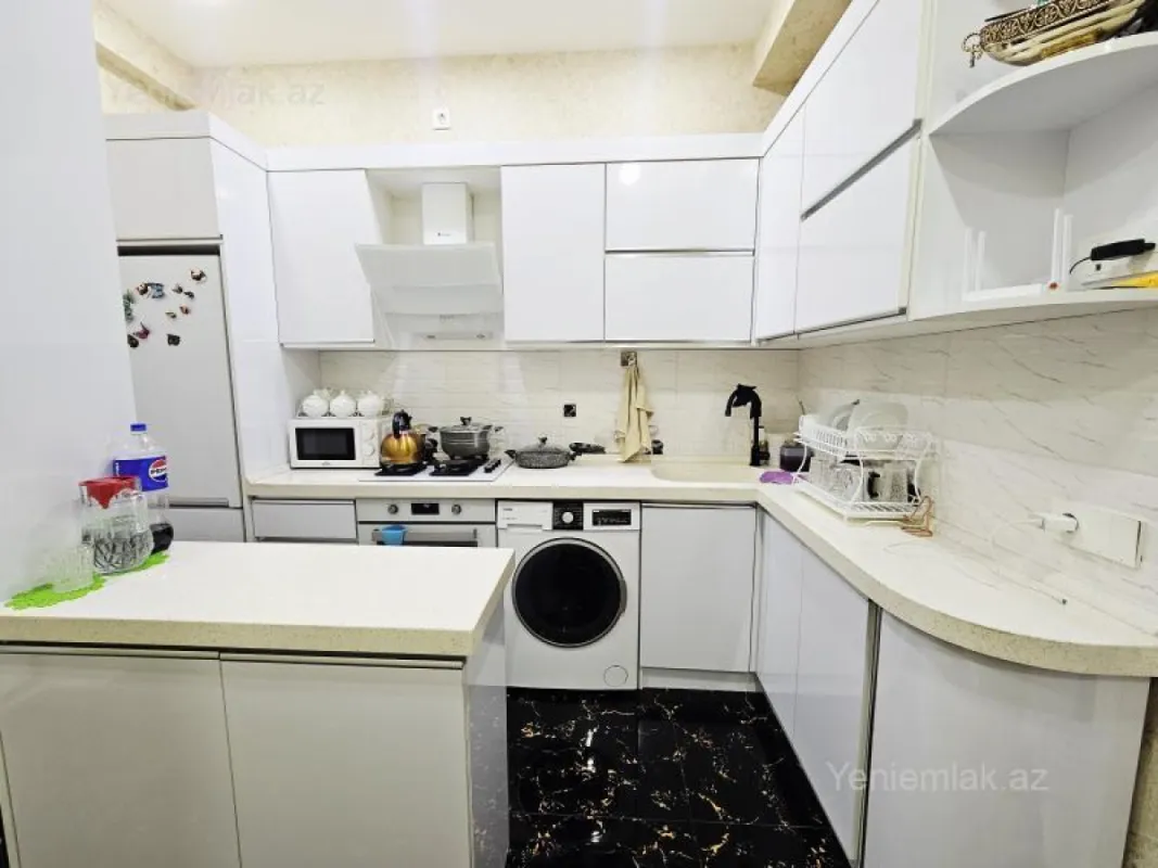 Satılır 3 otaqlı yeni tikili 65 m²