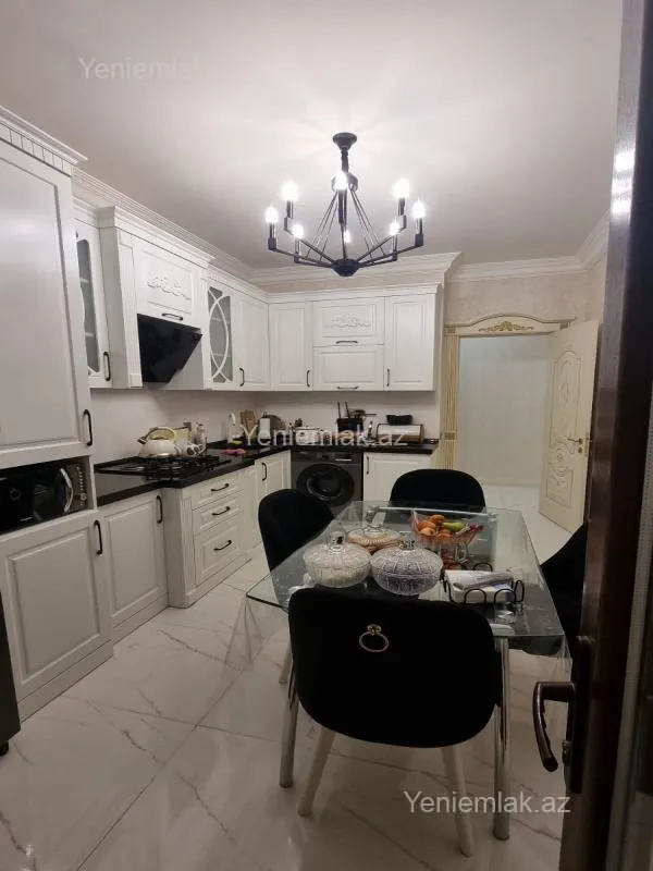 Satılır 3 otaqlı yeni tikili 160 m²