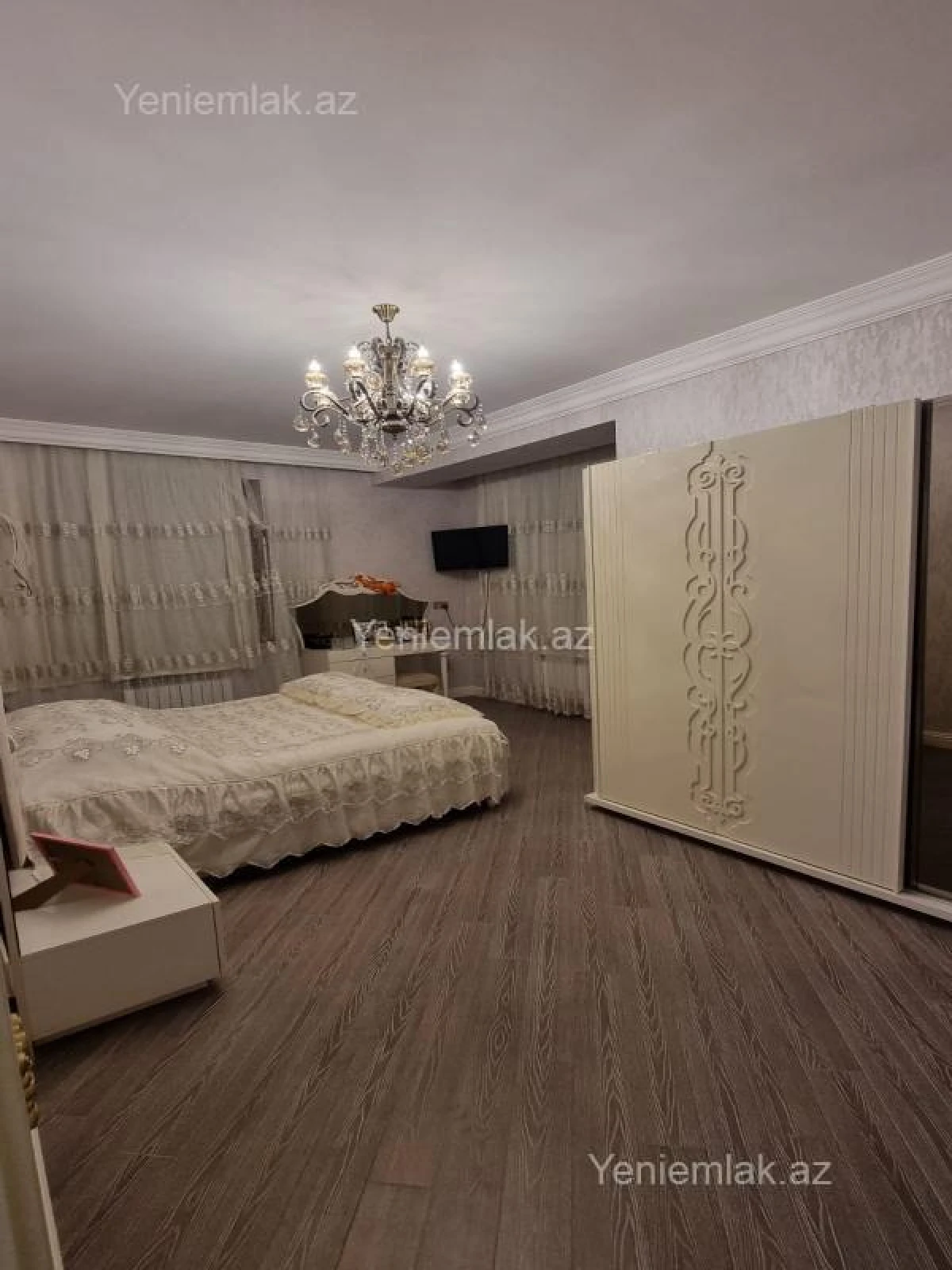 Satılır 3 otaqlı yeni tikili 160 m²