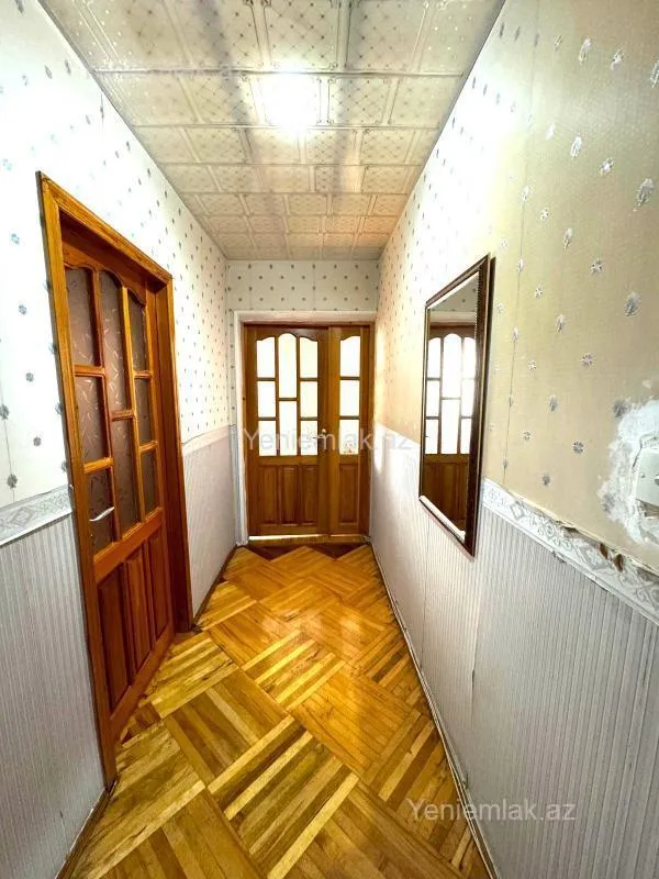 Satılır 2 otaqlı köhnə tikili 70 m²