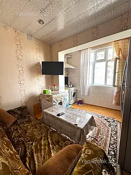 Satılır 2 otaqlı köhnə tikili 70 m²