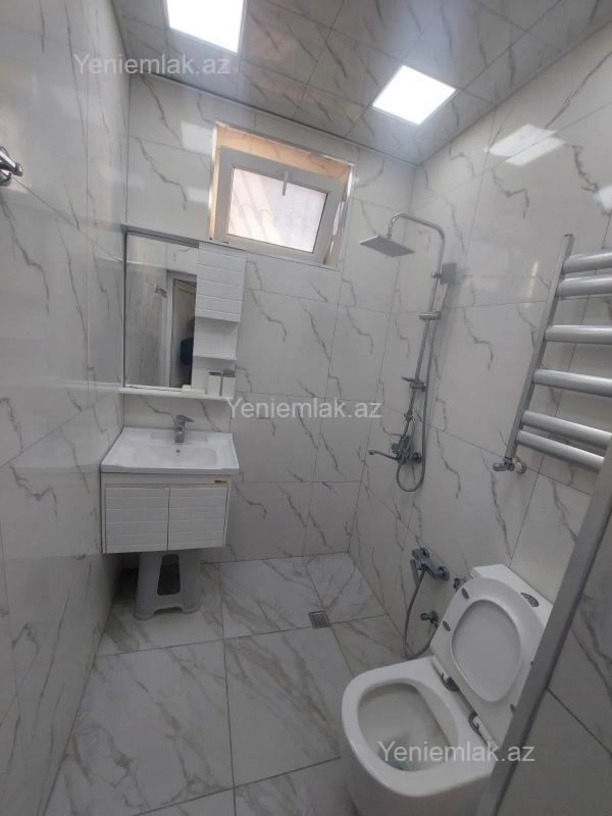 Satılır 3 otaqlı həyət evi 130 m²