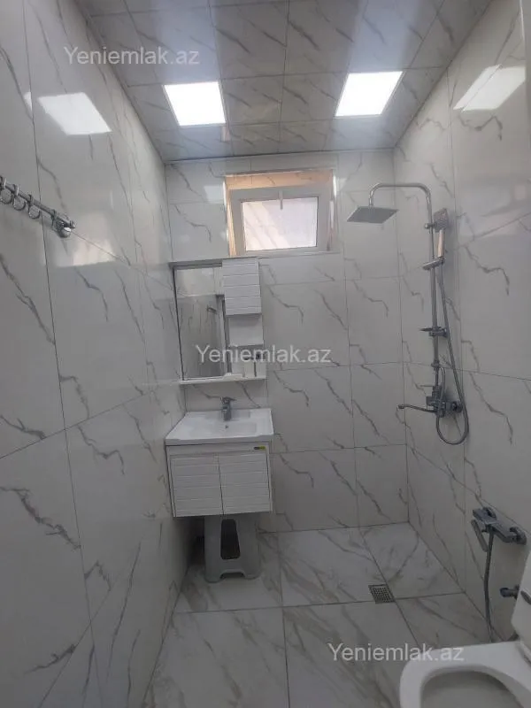 Satılır 3 otaqlı həyət evi 130 m²