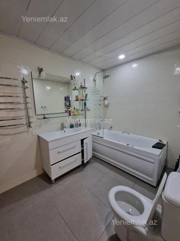 Satılır 3 otaqlı yeni tikili 145 m²