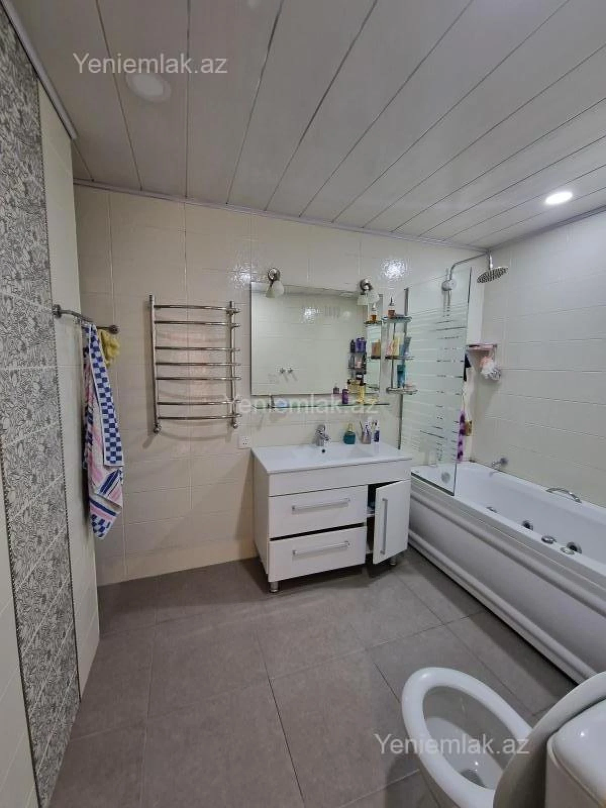 Satılır 3 otaqlı yeni tikili 145 m²