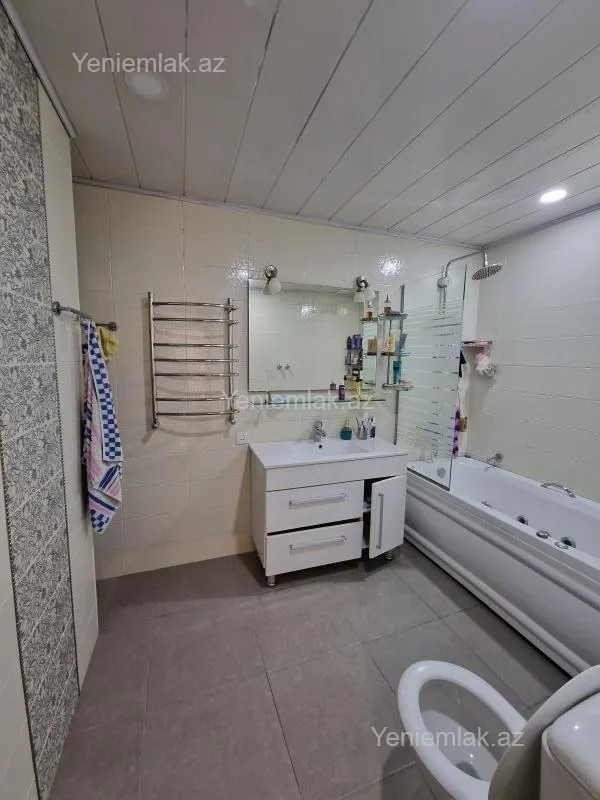 Satılır 3 otaqlı yeni tikili 145 m²