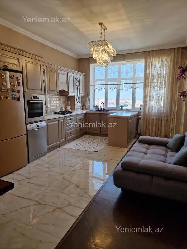 Satılır 3 otaqlı yeni tikili 145 m²