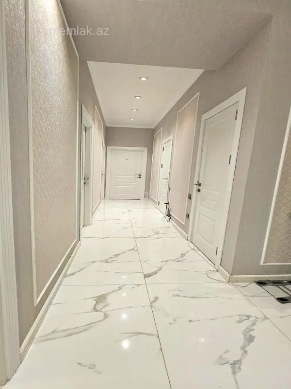 Satılır 3 otaqlı yeni tikili 105 m²