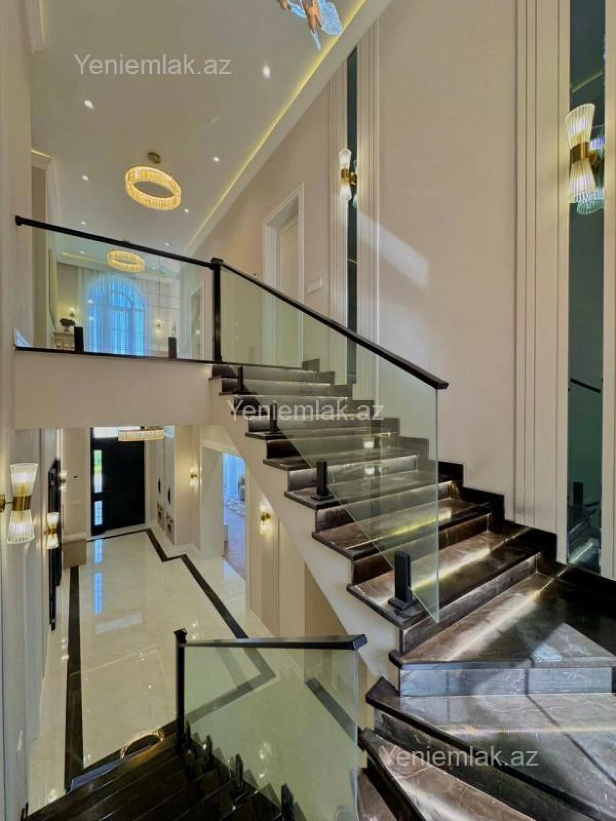 Satılır 6 otaqlı həyət evi 430 m²