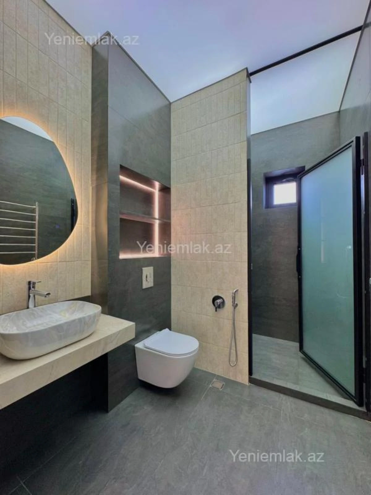 Satılır 6 otaqlı həyət evi 430 m²