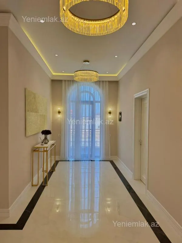 Satılır 6 otaqlı həyət evi 430 m²