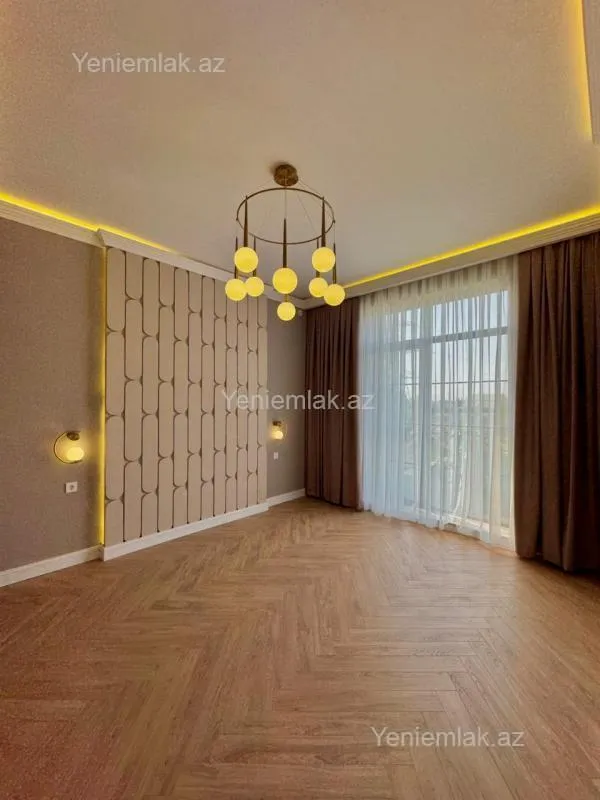 Satılır 6 otaqlı həyət evi 430 m²