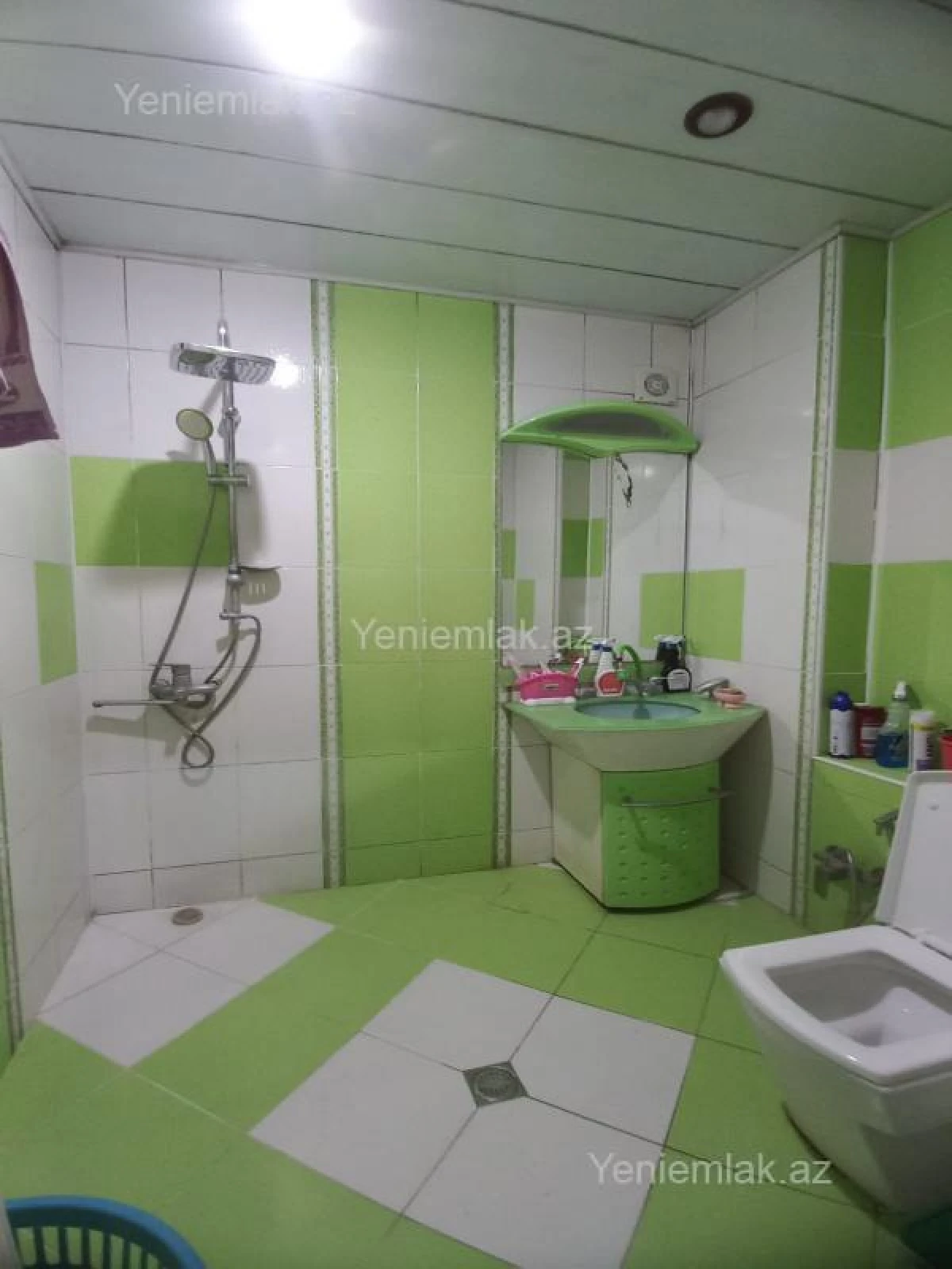 Satılır 2 otaqlı köhnə tikili 55 m²