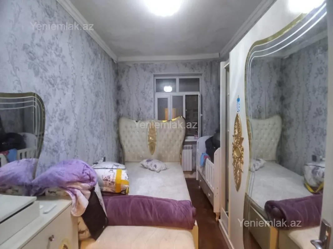 Satılır 2 otaqlı köhnə tikili 55 m²