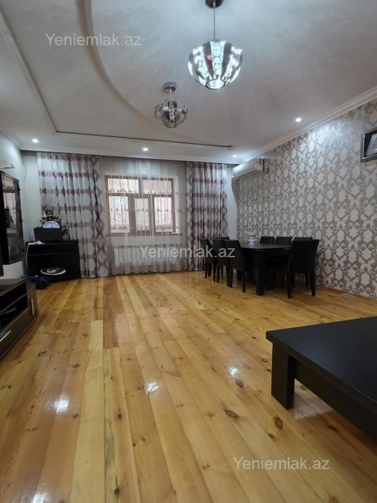 Satılır 5 otaqlı həyət evi 180 m²