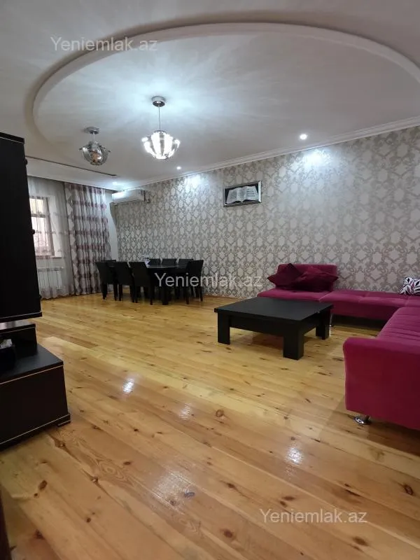 Satılır 5 otaqlı həyət evi 180 m²