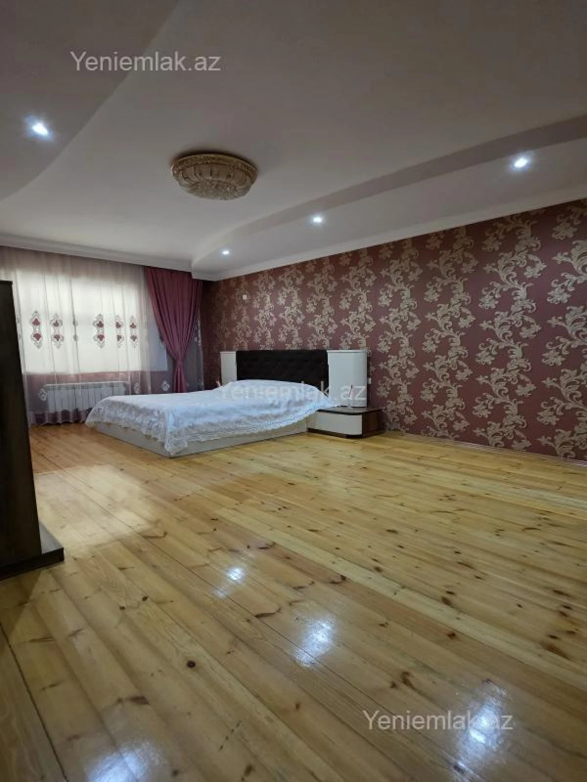 Satılır 5 otaqlı həyət evi 180 m²