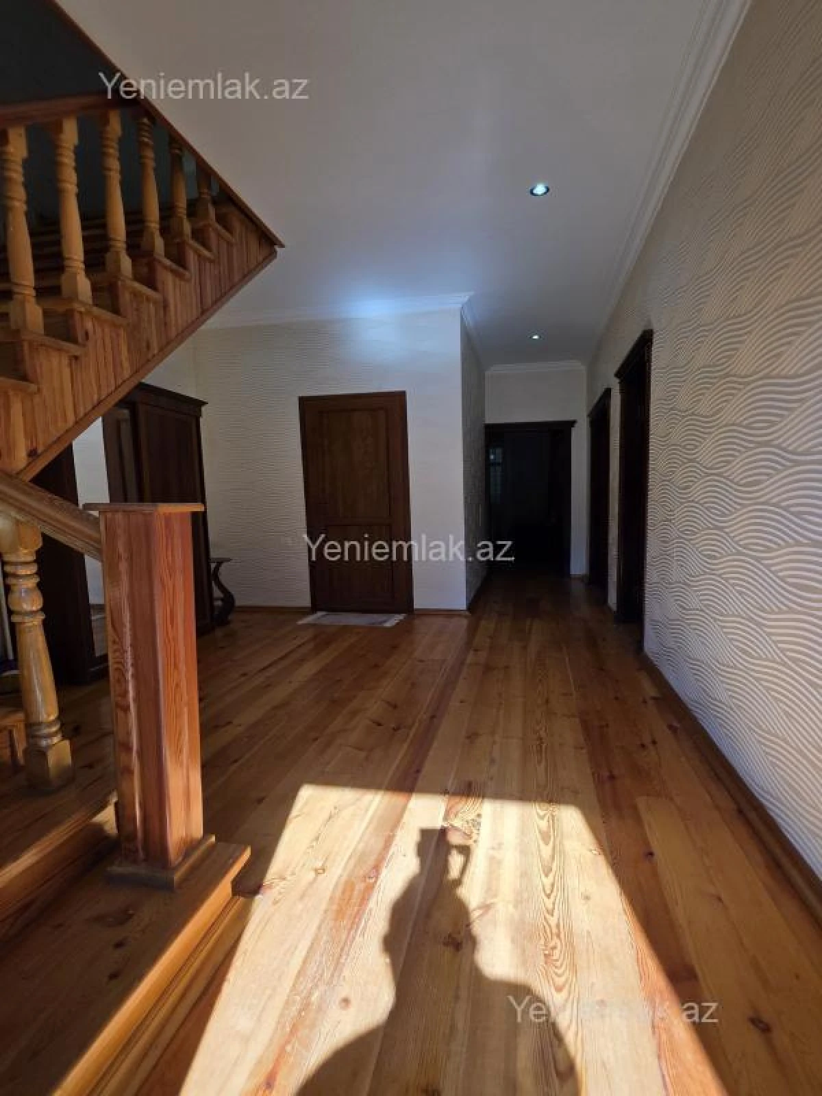 Satılır 5 otaqlı həyət evi 180 m²