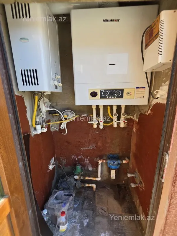 Satılır 5 otaqlı həyət evi 180 m²