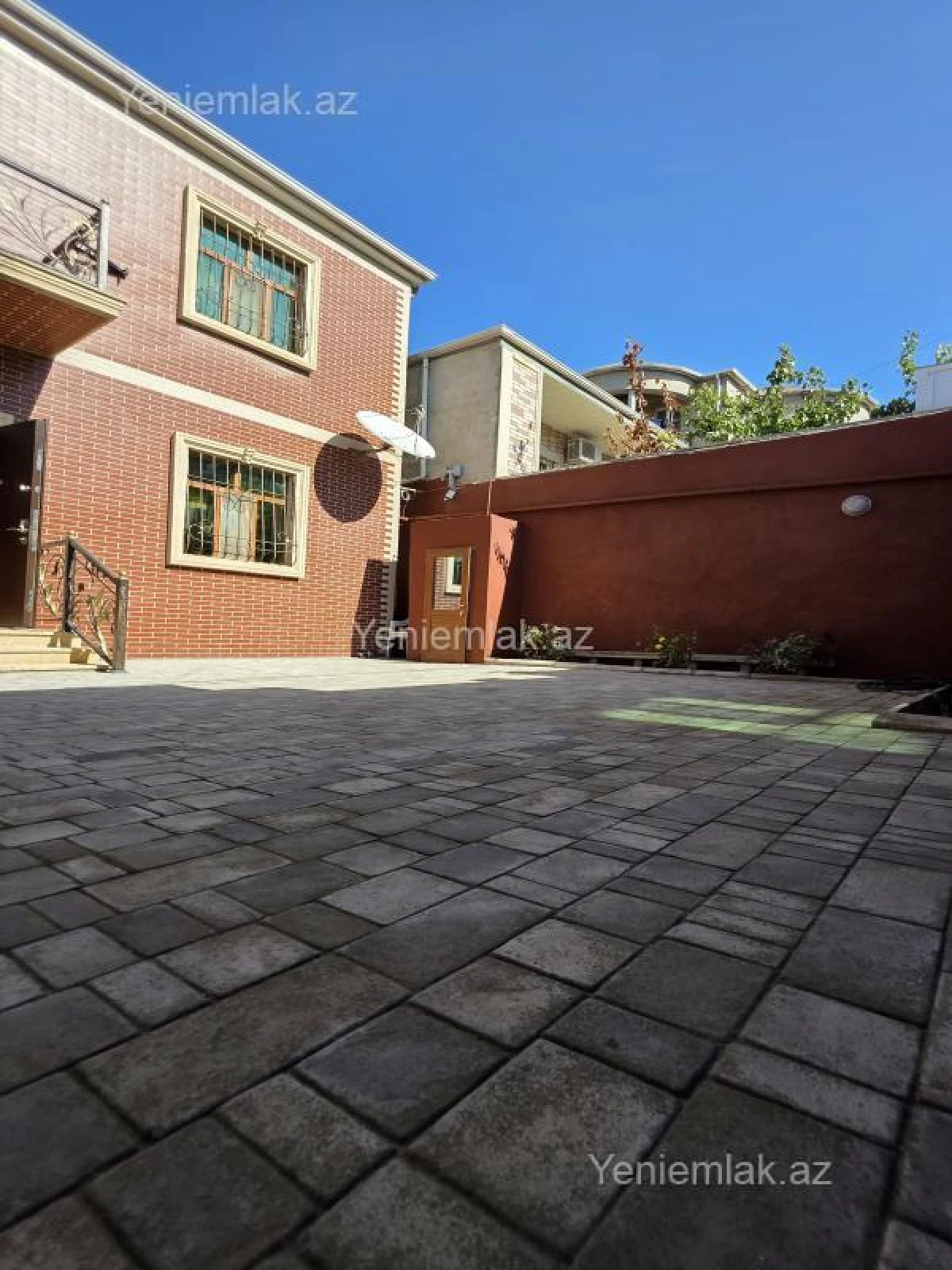 Satılır 5 otaqlı həyət evi 180 m²