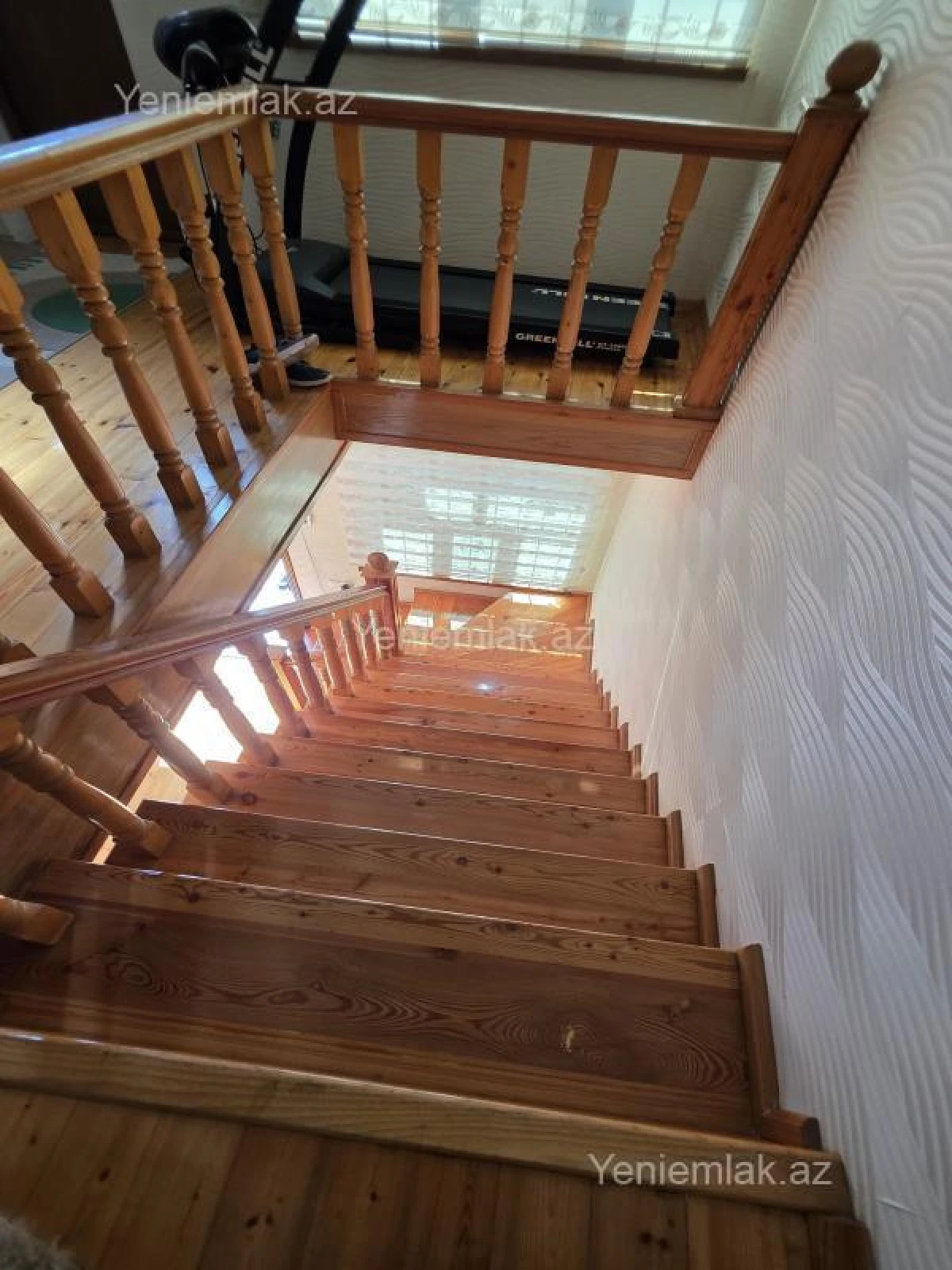 Satılır 5 otaqlı həyət evi 180 m²