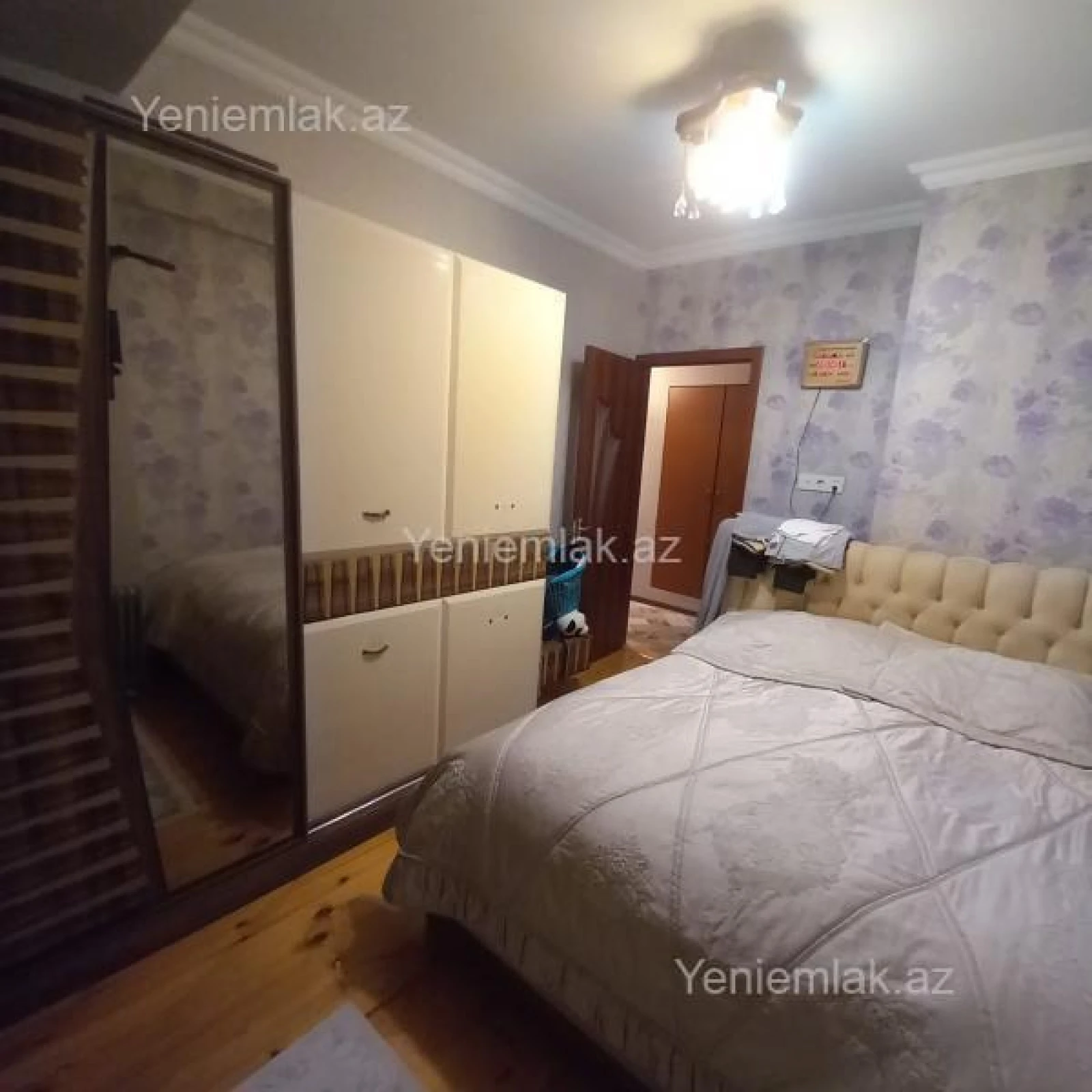 Satılır 5 otaqlı həyət evi 180 m²