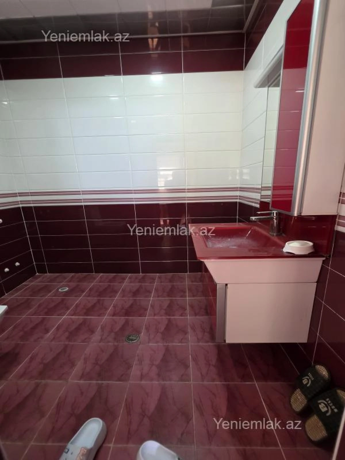Satılır 5 otaqlı həyət evi 180 m²