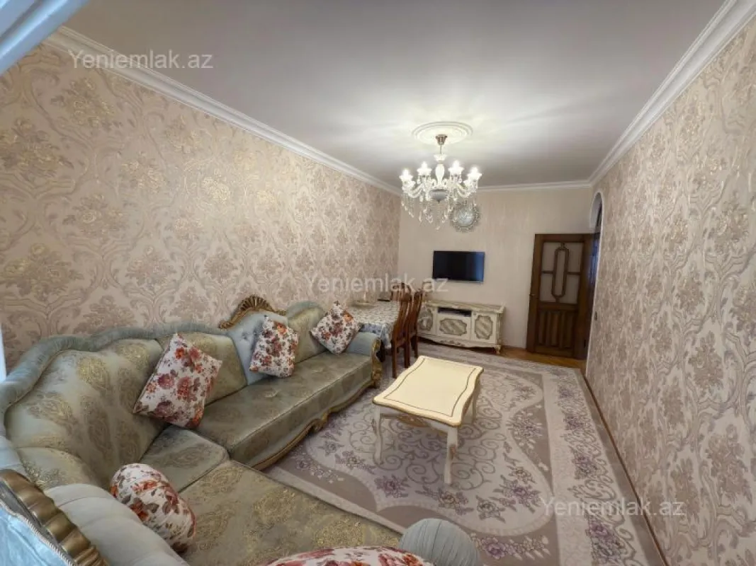 Satılır 4 otaqlı köhnə tikili 110 m²