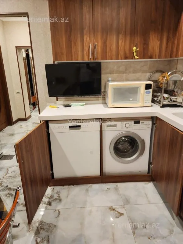 Satılır 5 otaqlı yeni tikili 210 m²