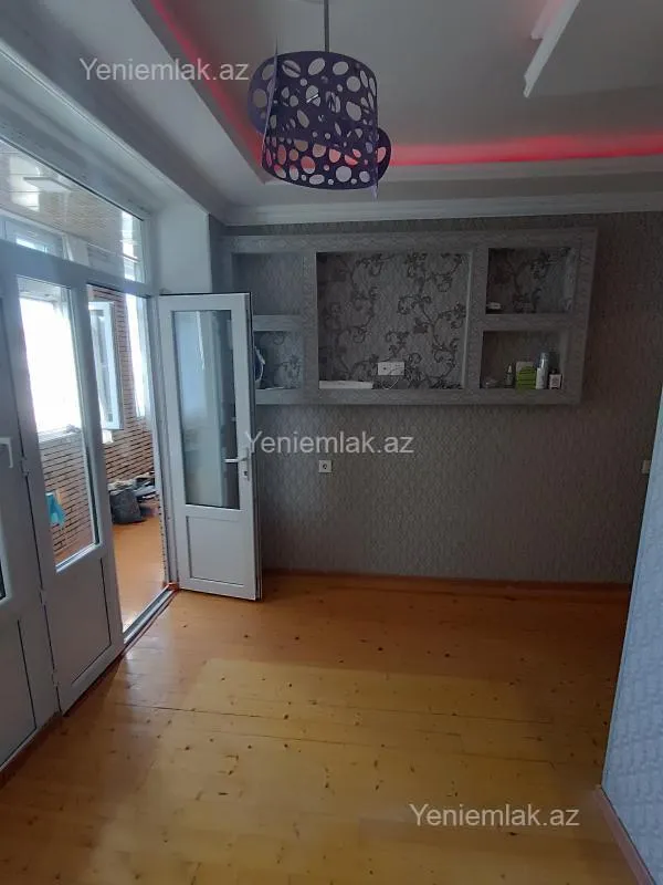 Satılır 1 otaqlı köhnə tikili 41 m²