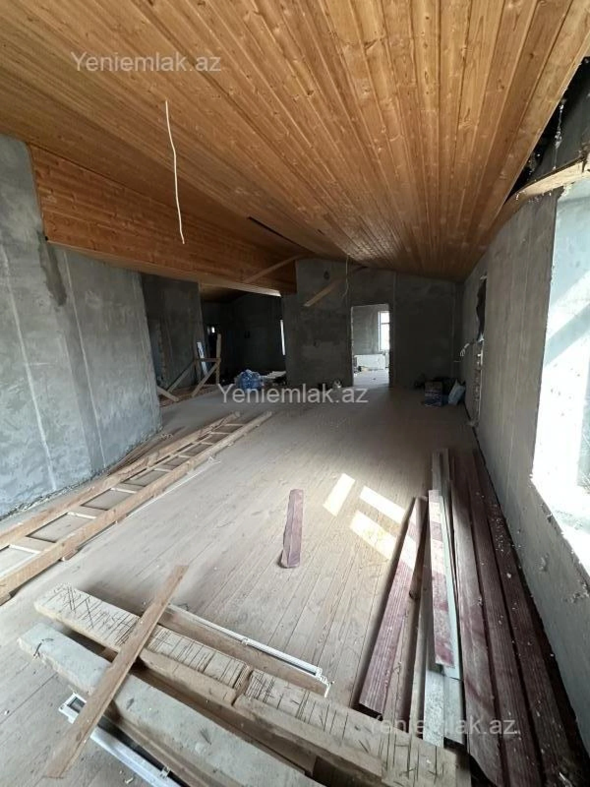 Satılır 7 otaqlı həyət evi 280 m²