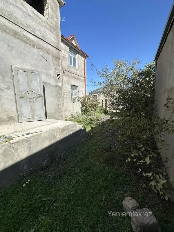 Satılır 7 otaqlı həyət evi 280 m²