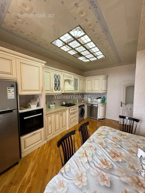 Satılır 3 otaqlı yeni tikili 123 m²