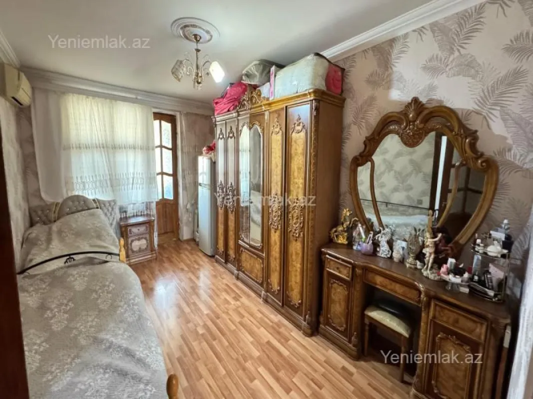 Satılır 3 otaqlı köhnə tikili 76 m²
