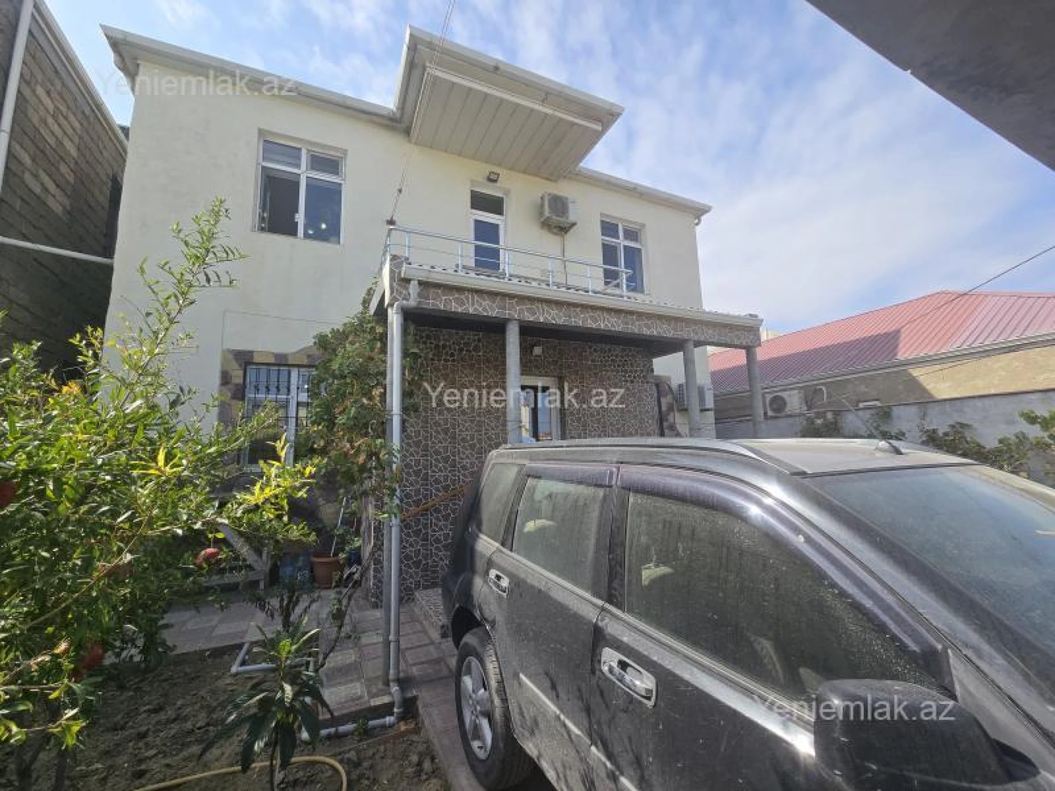 Satılır 5 otaqlı həyət evi 200 m²