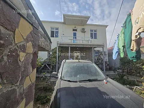 Satılır 5 otaqlı həyət evi 200 m²