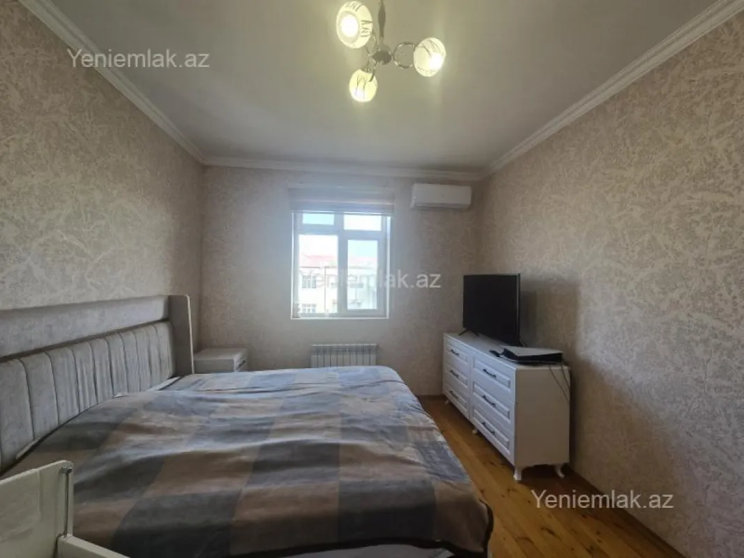 Satılır 5 otaqlı həyət evi 200 m²