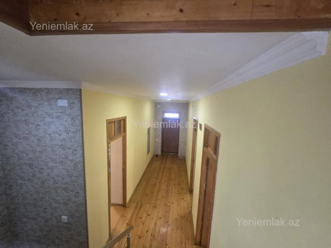 Satılır 5 otaqlı həyət evi 200 m²