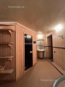 Satılır 9 otaqlı həyət evi 380 m²