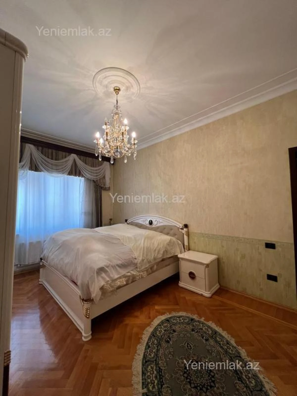 Satılır 9 otaqlı həyət evi 380 m²