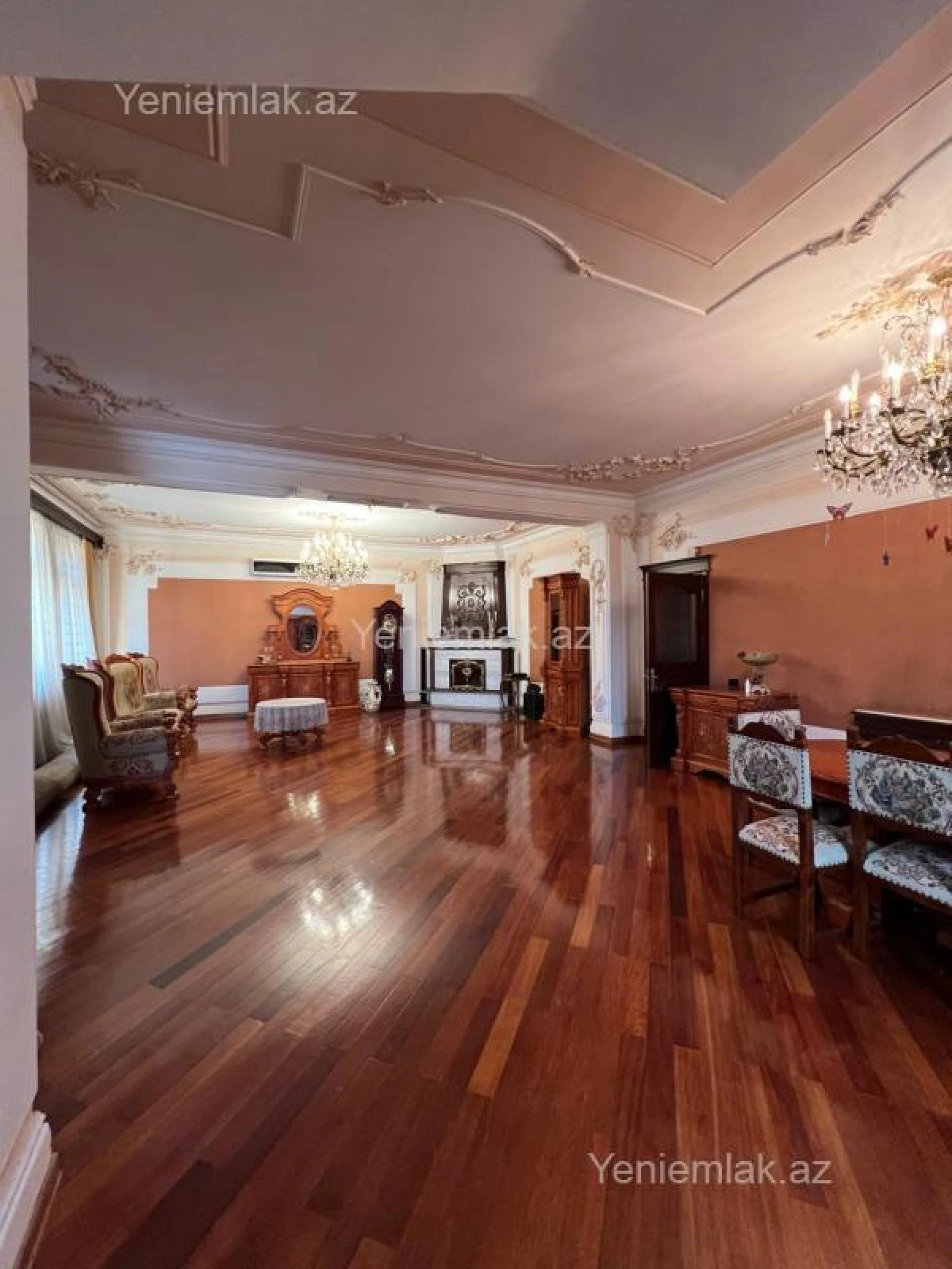 Satılır 9 otaqlı həyət evi 380 m²