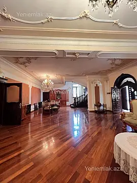 Satılır 9 otaqlı həyət evi 380 m²