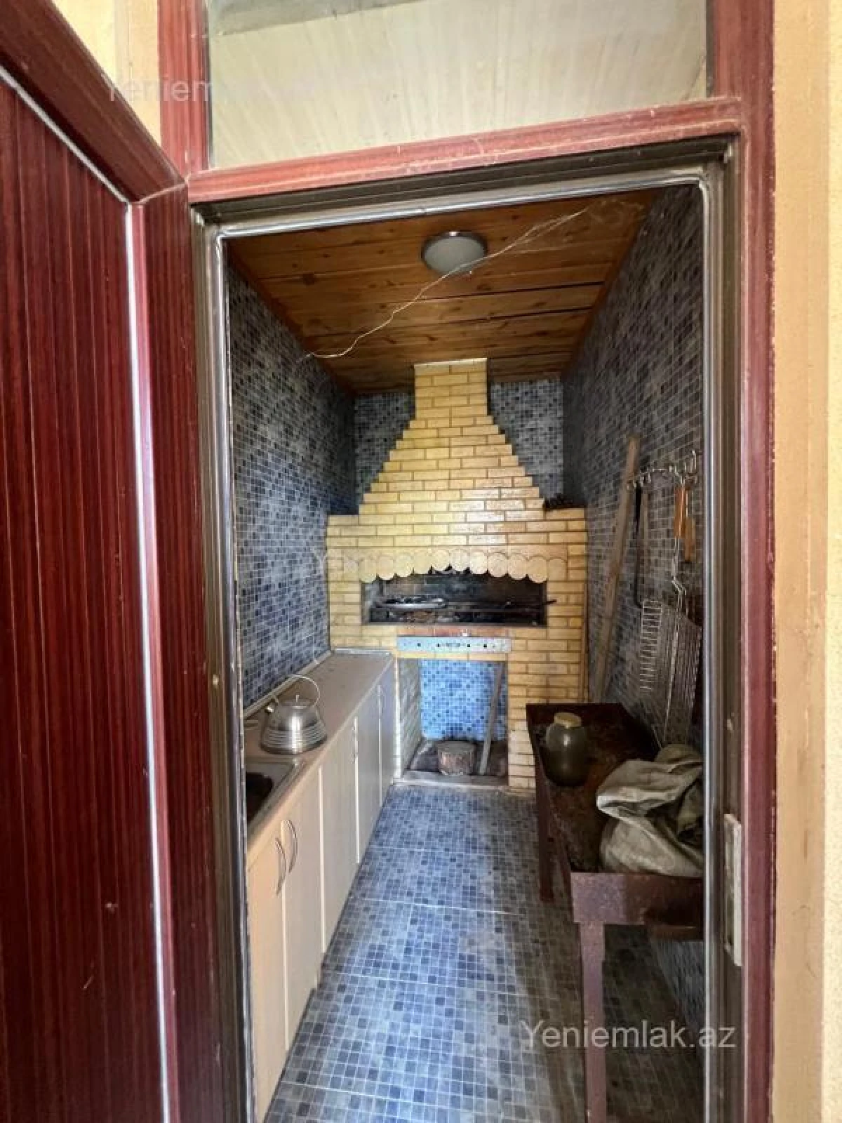 Satılır 9 otaqlı həyət evi 380 m²