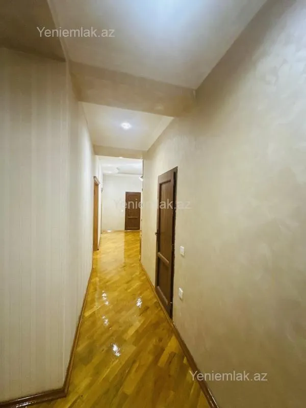 Satılır 4 otaqlı yeni tikili 180 m²